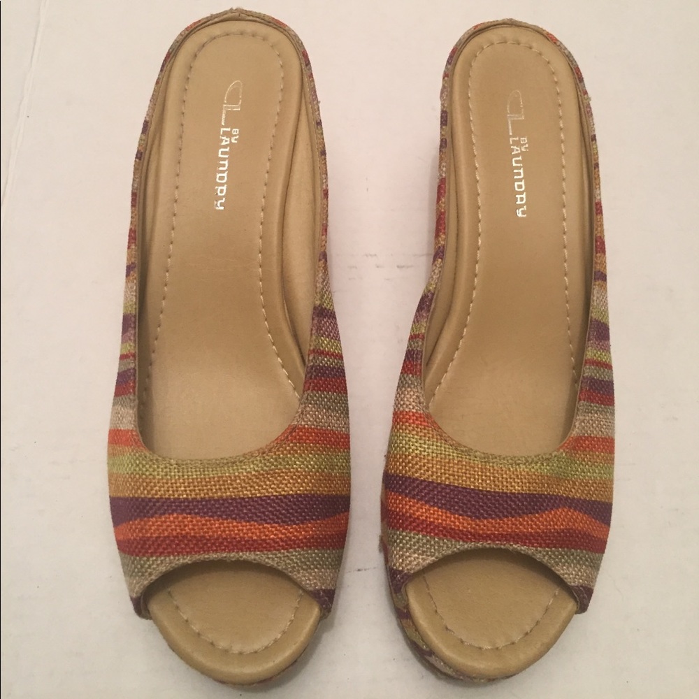 Chinese Laundry Wedge Sandals - Picture 2 of 6